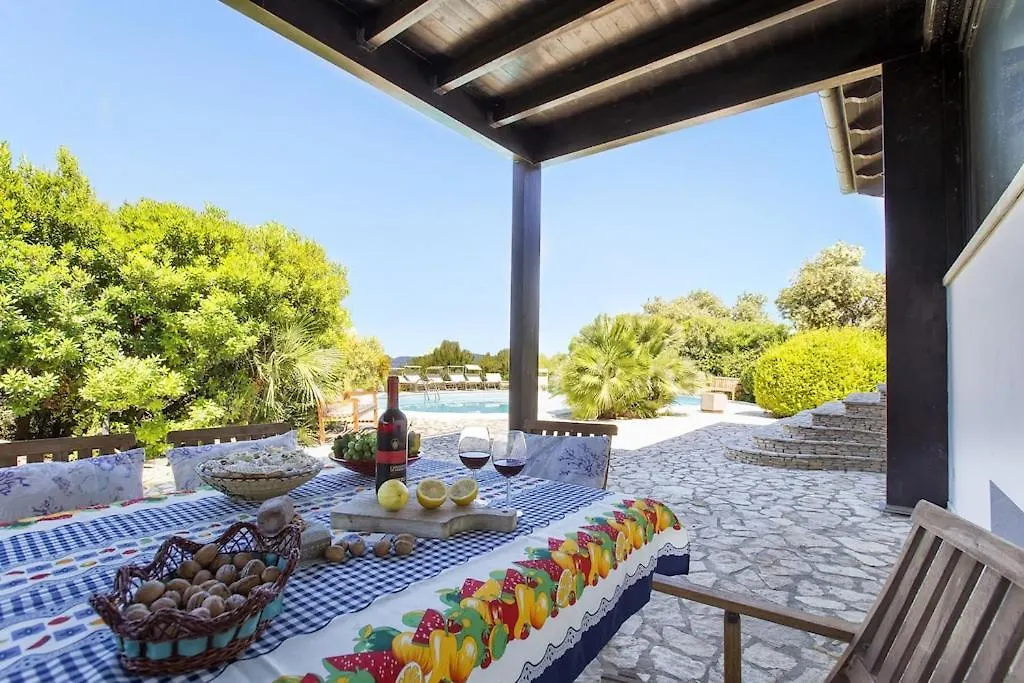 Clicksardegna Villa Paraiba Fronte Mare Per 12 Persone Alghero 0*,  Italy